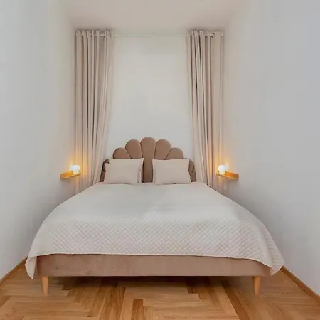 Razkosno Stanovanje Na Grajskem Gricu * Ljubljana